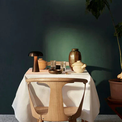 ShroomLite – Elegante lámpara de mesa portátil